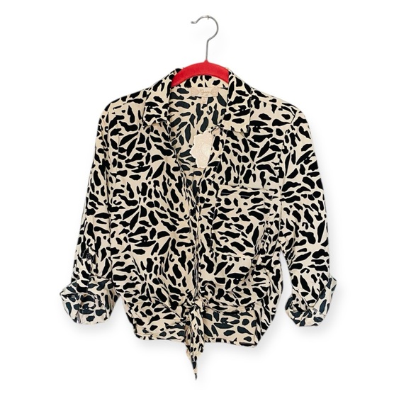 Tie-Front Blouse - Picture 6 of 6